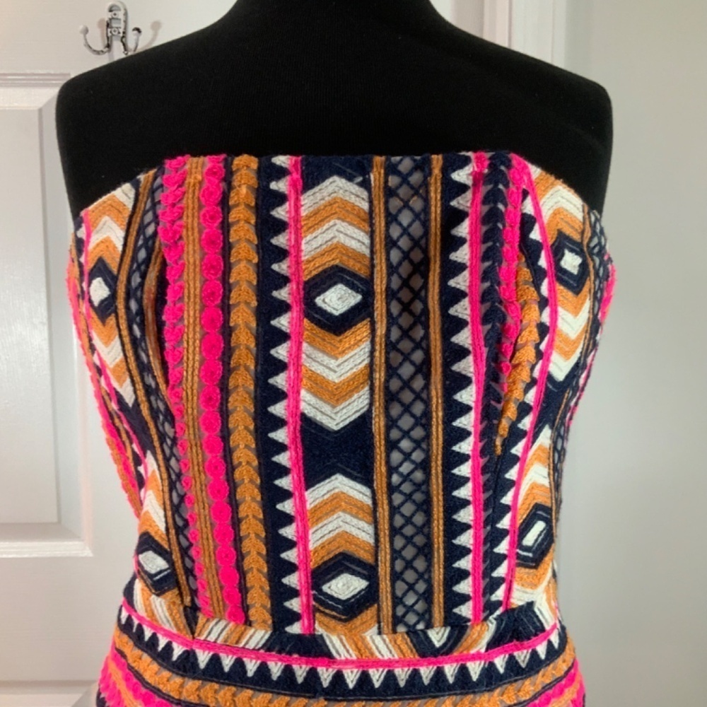 Alice & Trixie Embroidered Neon Pink Aztec Strapless Mini Dress Size XS - Picture 3 of 11